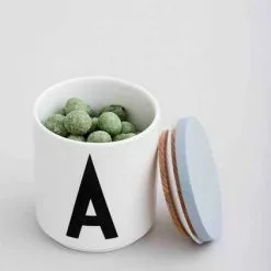 Design Letters Lid For Cup, Black -Potten & pannen Winkel design letters design letters lid for cup 12