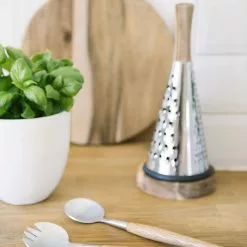 Dorre Rita Grater, Stainless Steel/Acacia Wood 6 Dorre Rita Grater, Stainless Steel/Acacia Wood -Potten & pannen Winkel dorre rita grater stainless steel acacia wood 3