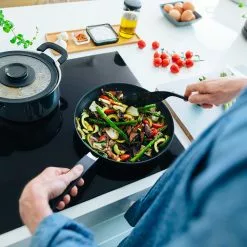 Fiskars Functional Form Frying Pan Ø24cm -Potten & pannen Winkel fiskars functional form frying pan 12 1