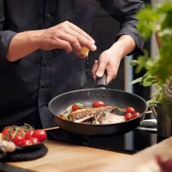 Fiskars Hard Face Frying Pan, 28 Cm -Potten & pannen Winkel fiskars hard face frying pan 30