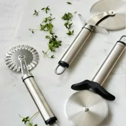 Heirol Steely Pizza Cutter -Potten & pannen Winkel heirol steely pizza cutter 3