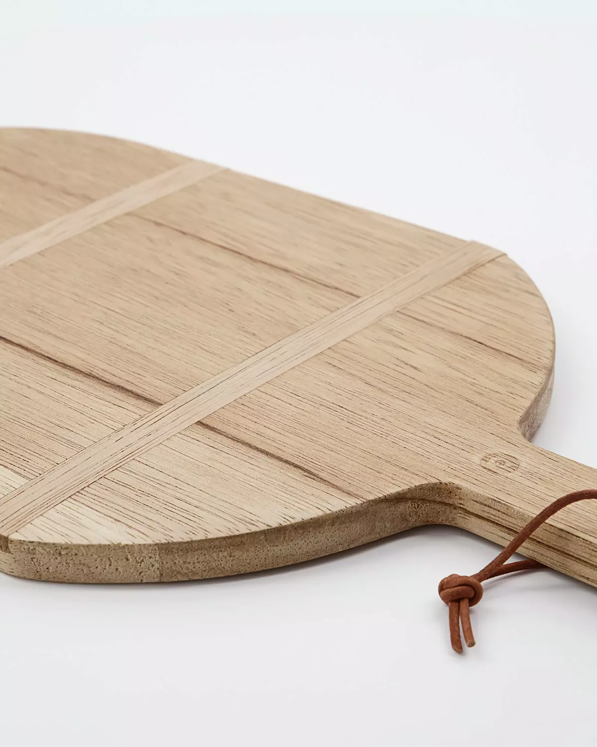 House Doctor Carve Cutting Board 44x25 Cm, Nature 4 House Doctor Carve Cutting Board 44x25 Cm, Nature - Afbeelding 2