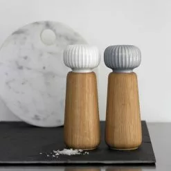 Kähler Hammershøi Spice Mill Large, Anthracite -Potten & pannen Winkel kahler hammershi grinder h185 dark green 6 scaled