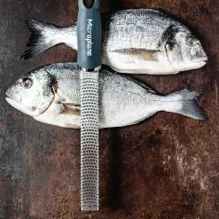 Microplane Premium Classic Zester Anthracite Gray -Potten & pannen Winkel microplane premium classic series zesteur 14