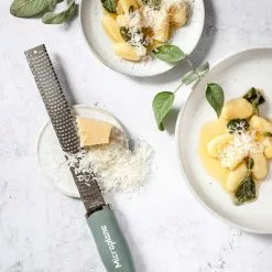 Microplane Premium Classic Zesteur, Blauw Groen 8 Microplane Premium Classic Zesteur, Blauw Groen -Potten & pannen Winkel microplane premium classic series zesteur 17