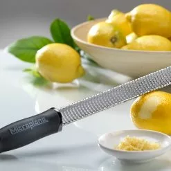 Microplane Premium Classic Zesteur, Camouflagegroen -Potten & pannen Winkel microplane premium classic zesteur 31