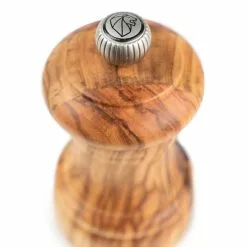 Peugeot Bistro Pepermolen Olive Wood, 10 Cm 10 Peugeot Bistro Pepermolen Olive Wood, 10 Cm -Potten & pannen Winkel peugeot bistro pepermolen olive wood 10 cm 7