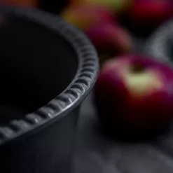 PotteryJo Daria Kom 23 Cm, Ink Black -Potten & pannen Winkel potteryjo daria kom 23 cm 54