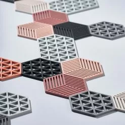 Zone Denmark Triangle Trivet Small, Black -Potten & pannen Winkel zone denmark triangles trivet nordic sky 8 2